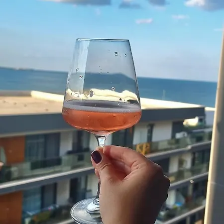 Aquamarine Mamaia Nord Appartement *